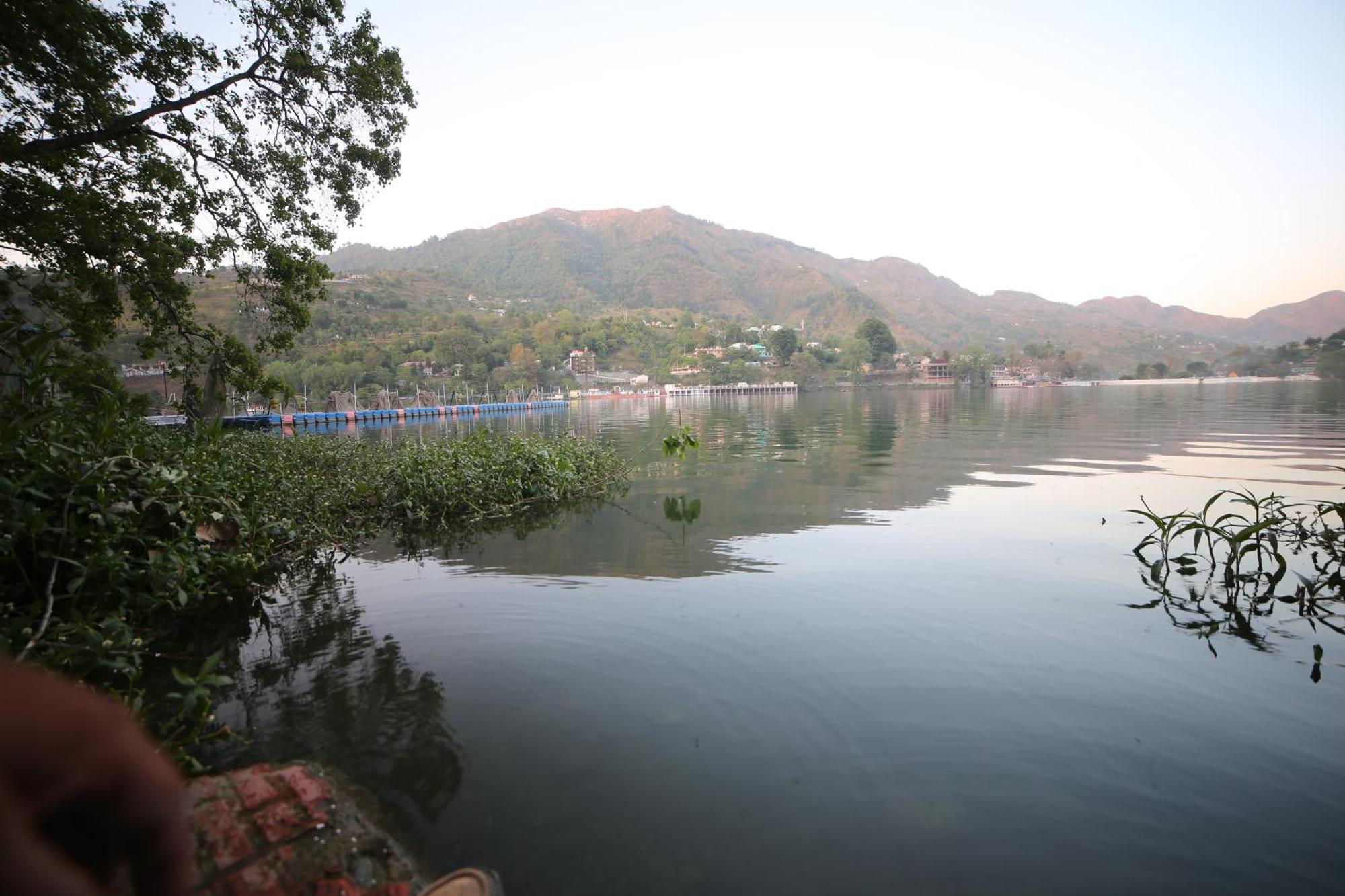 Royal Rosette Lake View Bhimtal ไนนิตาล ภายนอก รูปภาพ