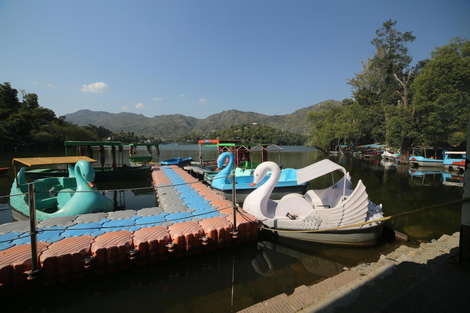 Royal Rosette Lake View Bhimtal ไนนิตาล ภายนอก รูปภาพ